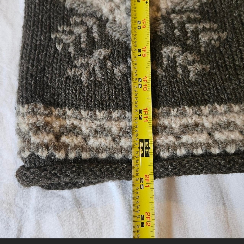 Women's Wool Patterned Sweater - image 4